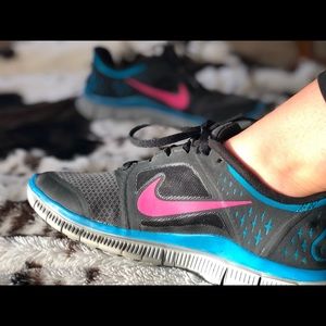 Women’s Nike size 6.5